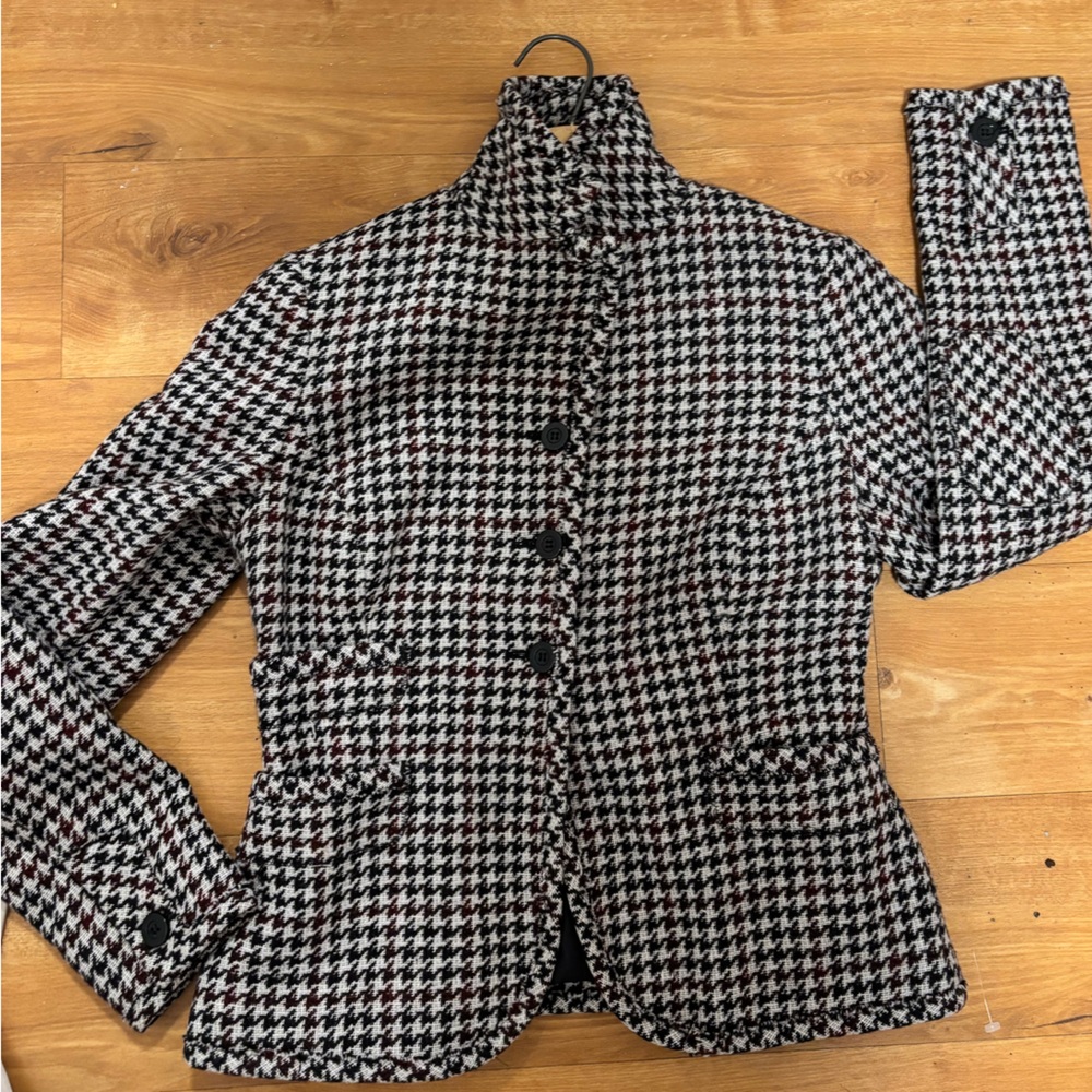 Burberry’s style 

VINTAGE Jacket-Your PRICE is mine 😜